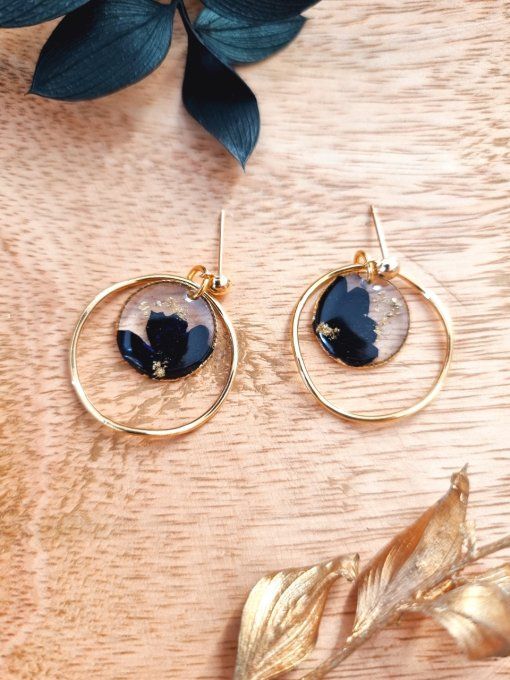 Boucles d'oreilles Naia fleurs pressées hortensia peinte noire