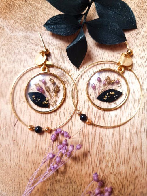 Boucles d'oreilles Romance  fleurs et pierres fines d'agate noire.