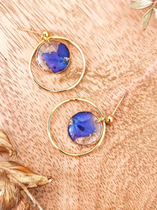 Boucles d'oreilles Naia fleurs pressées hortensia bleu 