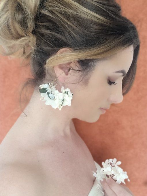 boucles d'oreilles mariage fleurs hortensia blanches bohème chic mariage cérémonie